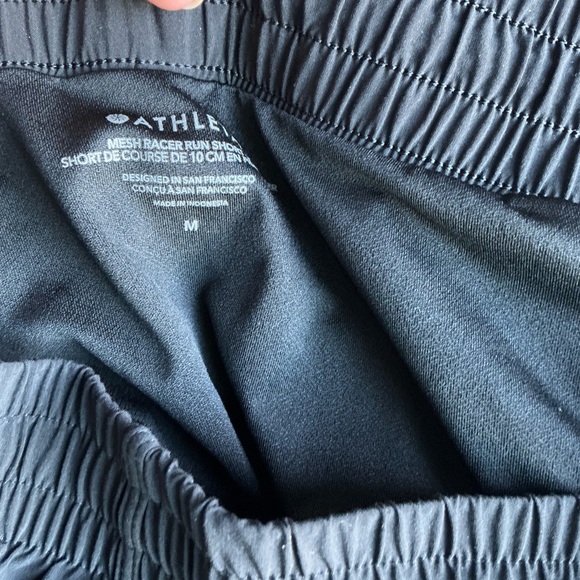 Pre-loved Athleta 4in Mesh Racer Short in Black - Size M - Picture 5 of 5